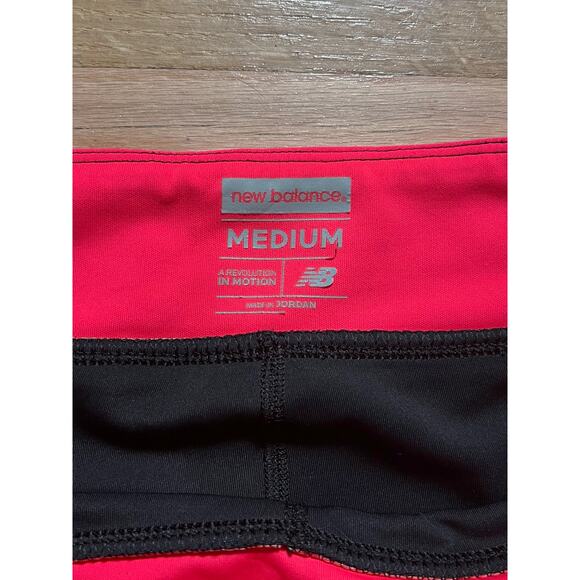 New Balance Womens Athletic Work Out Lightning Dry Cropped Leggings Size Medium - Picture 8 of 9